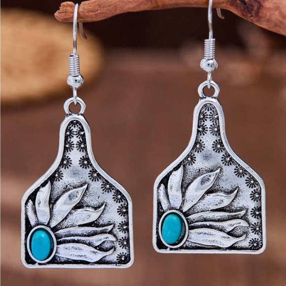 NWT Western Turquoise Floral Pendant Earrings - Picture 4 of 5